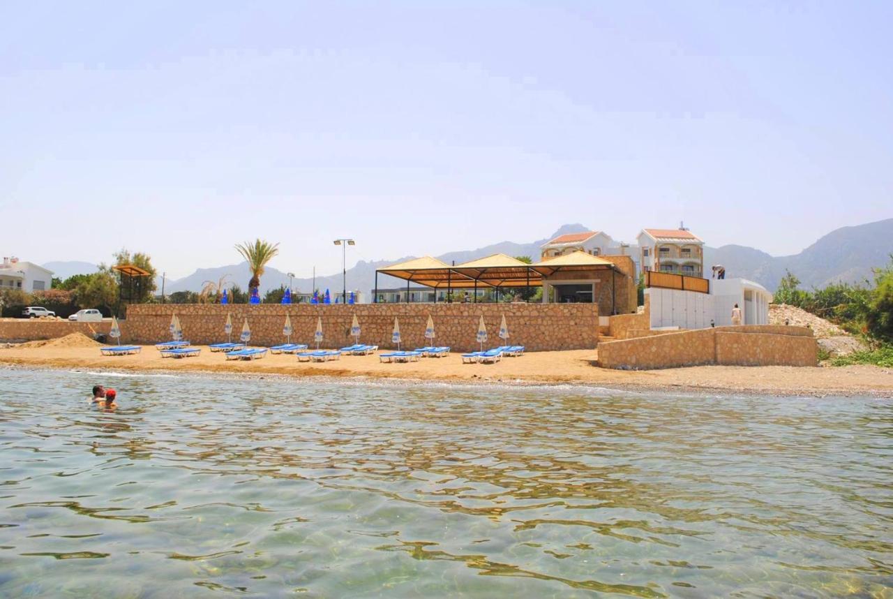 Seafront Silver Waves Mini & Restaurant & Pool Pensjonat *